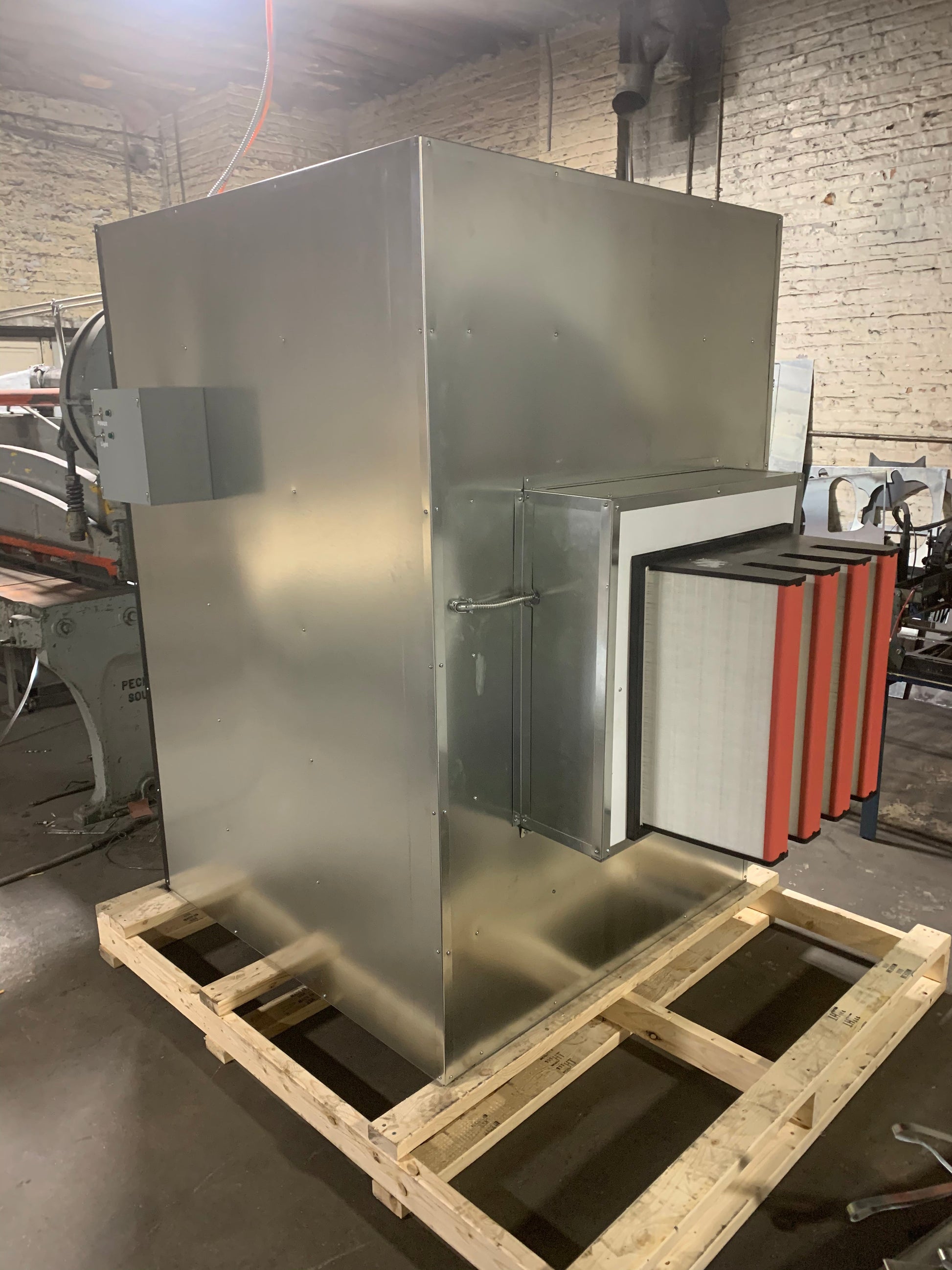 4x4x7 Spray booth